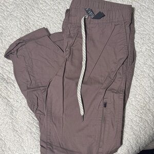 Vuori Women's Track Pants in Brown